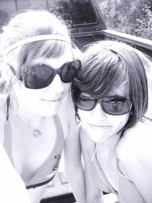 <img300*0:stuff/z/174046/more%2520pictures%2520of%2520Micah%2520and%2520her%2520Krew/i1216415246_5.jpg>