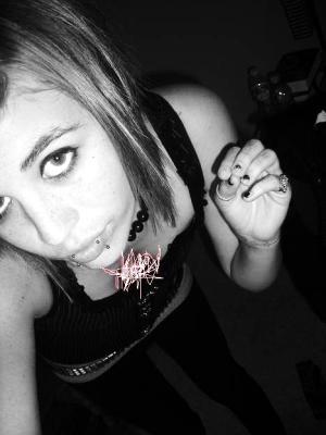 <img300*0:stuff/z/174046/more%2520pictures%2520of%2520Micah%2520and%2520her%2520Krew/i1216415248_15.jpg>