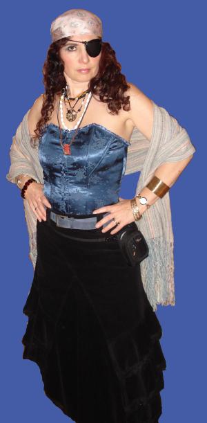 <img200*0:stuff/z/178321/Priscilla%2520the%2520Pirate/i1193182961_1.jpg?y=0&x=300>