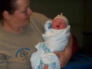<img300*0:stuff/z/178728/Baby%2520reference/1%20birth%2024.JPG>