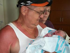 <img300*0:stuff/z/178728/Baby%2520reference/1%20birth%2050.JPG>