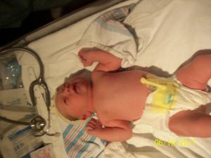 <img300*0:stuff/z/178728/Baby%2520reference/1%20birth%2068.JPG>