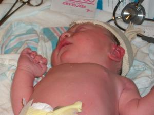 <img300*0:stuff/z/178728/Baby%2520reference/1%20birth%208.JPG>