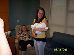 <img300*0:stuff/z/178728/Baby%2520reference/1%20birth%2080.JPG>