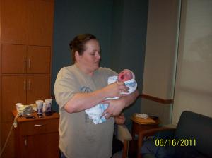 <img300*0:stuff/z/178728/Baby%2520reference/1%20birth%2082.JPG>