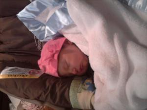 <img300*0:stuff/z/178728/Baby%2520reference/3%20a%20days%20old%208.jpg>