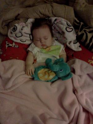 <img300*0:stuff/z/178728/Baby%2520reference/5%20months%202.jpg>