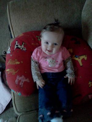 <img300*0:stuff/z/178728/Baby%2520reference/6%20months%2021.jpg>