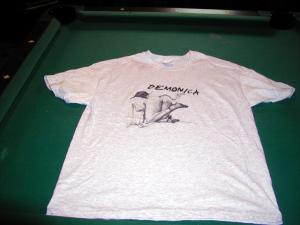 <img300*0:stuff/z/178872/Demonica%2520T%2520shirts/kneelshirt.jpg>