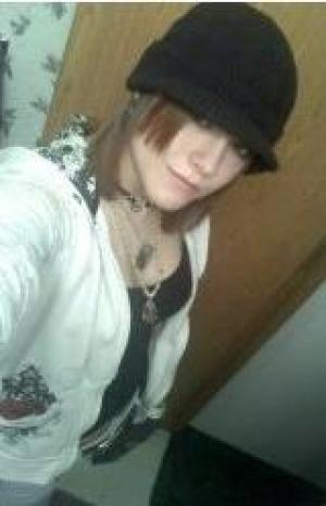<img300*0:stuff/z/184419/NewPicsOfMe/i1300304673_5.jpg>