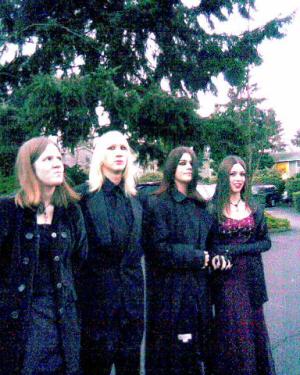 <img300*0:stuff/z/184939/LadyDathomir%2527s%2520Garden/the%20foursome.jpg>
