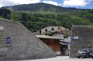 <img300*0:stuff/z/187594/Buildings%2520of%2520Austria%2520and%2520Switzerland/021.JPG>
