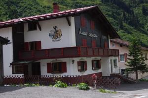 <img300*0:stuff/z/187594/Buildings%2520of%2520Austria%2520and%2520Switzerland/022%20%282%29.JPG>
