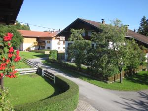 <img300*0:stuff/z/187594/Buildings%2520of%2520Austria%2520and%2520Switzerland/040.JPG>