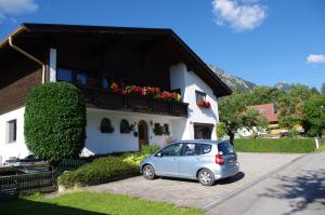 <img300*0:stuff/z/187594/Buildings%2520of%2520Austria%2520and%2520Switzerland/IMGP0642.JPG>