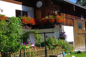 <img300*0:stuff/z/187594/Buildings%2520of%2520Austria%2520and%2520Switzerland/IMGP0646.JPG>