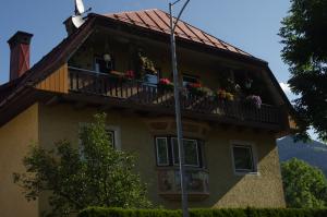<img300*0:stuff/z/187594/Buildings%2520of%2520Austria%2520and%2520Switzerland/IMGP0666.JPG>