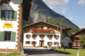 <img300*0:stuff/z/187594/Buildings%2520of%2520Austria%2520and%2520Switzerland/IMGP0809.JPG>