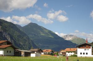 <img300*0:stuff/z/187594/Buildings%2520of%2520Austria%2520and%2520Switzerland/IMGP0848.JPG>