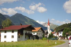 <img300*0:stuff/z/187594/Buildings%2520of%2520Austria%2520and%2520Switzerland/IMGP0851.JPG>