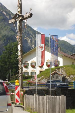 <img300*0:stuff/z/187594/Buildings%2520of%2520Austria%2520and%2520Switzerland/IMGP0857.JPG>