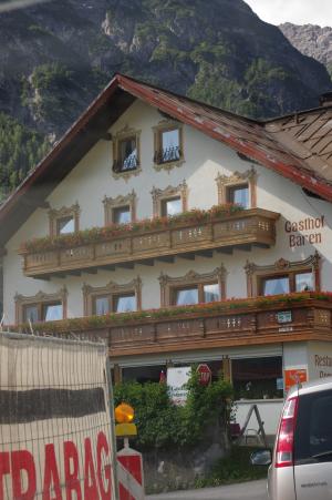 <img300*0:stuff/z/187594/Buildings%2520of%2520Austria%2520and%2520Switzerland/IMGP0858.JPG>