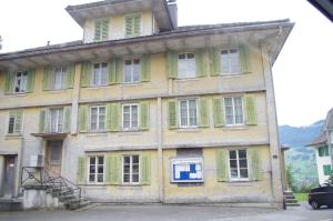 <img300*0:stuff/z/187594/Buildings%2520of%2520Austria%2520and%2520Switzerland/IMGP3961.JPG>