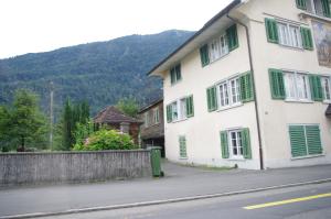 <img300*0:stuff/z/187594/Buildings%2520of%2520Austria%2520and%2520Switzerland/IMGP4015.JPG>