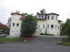 <img300*0:stuff/z/187594/German%2520Building%2520Reference%25202/109.JPG>