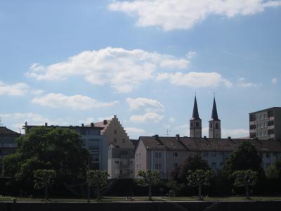 <img0*300:stuff/z/187594/German%2520Building%2520Reference/007.JPG>