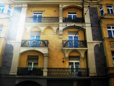 <img0*300:stuff/z/187594/German%2520Building%2520Reference/0082.jpg>