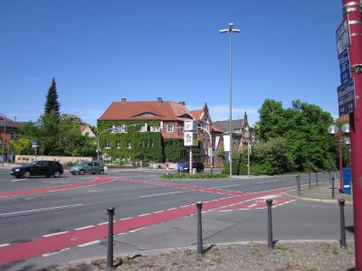 <img0*300:stuff/z/187594/German%2520Building%2520Reference/056.JPG>