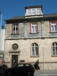 <img0*300:stuff/z/187594/German%2520Building%2520Reference/074.JPG>