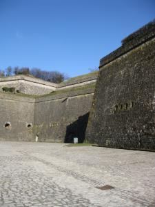 <img0*300:stuff/z/187594/German%2520Building%2520Reference/092.JPG>