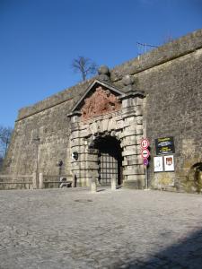 <img0*300:stuff/z/187594/German%2520Building%2520Reference/095.JPG>