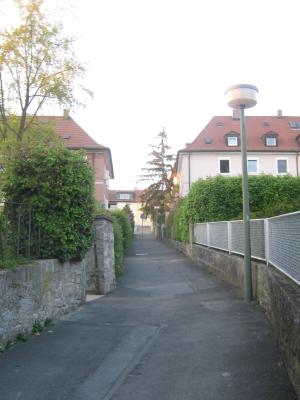 <img300*0:stuff/z/187594/German%2520Cityscape%2520Reference/001.JPG>