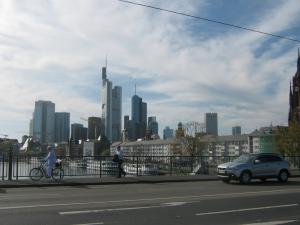 <img300*0:stuff/z/187594/German%2520Cityscape%2520Reference/103.JPG>