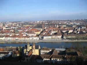 <img300*0:stuff/z/187594/German%2520Cityscape%2520Reference/137.JPG>