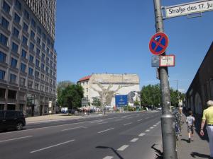 <img300*0:stuff/z/187594/German%2520Cityscape%2520Reference/443.JPG>