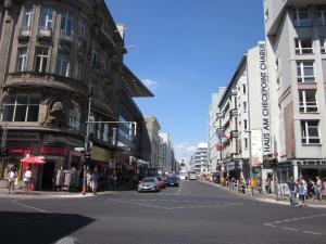 <img300*0:stuff/z/187594/German%2520Cityscape%2520Reference/524.JPG>