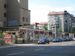 <img300*0:stuff/z/187594/German%2520Cityscape%2520Reference/540.JPG>