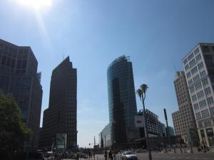 <img300*0:stuff/z/187594/German%2520Cityscape%2520Reference/547.JPG>