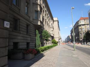<img300*0:stuff/z/187594/German%2520Cityscape%2520Reference/576.JPG>