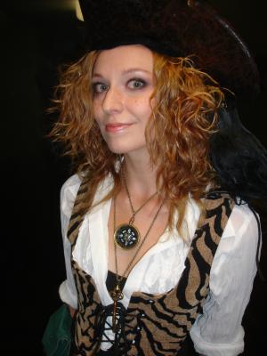 <img300*0:stuff/z/191025/Mary%2520Cricket%2520Halloween%25202011/i1319997935_2.jpg>