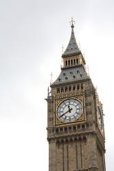 <img0*250:stuff/z/20192/Talim%2520goes%2520to%2520England/i1255985928_2.jpg>