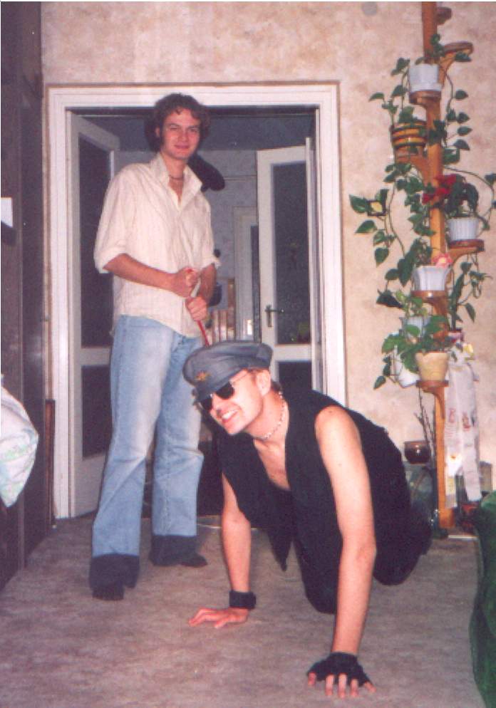 <img:stuff/z/31052/Its...%2520Frank!%2520%253AO/Osztriga02.jpg>