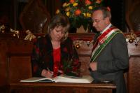 <img200*0:stuff/z/31052/Mom%2527s%2520wedding/IMG_0551.JPG>