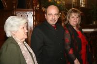 <img200*0:stuff/z/31052/Mom%2527s%2520wedding/IMG_0585.JPG>