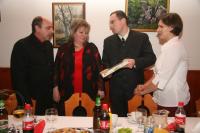 <img200*0:stuff/z/31052/Mom%2527s%2520wedding/IMG_0668.JPG>