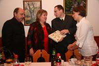 <img200*0:stuff/z/31052/Mom%2527s%2520wedding/IMG_0669.JPG>
